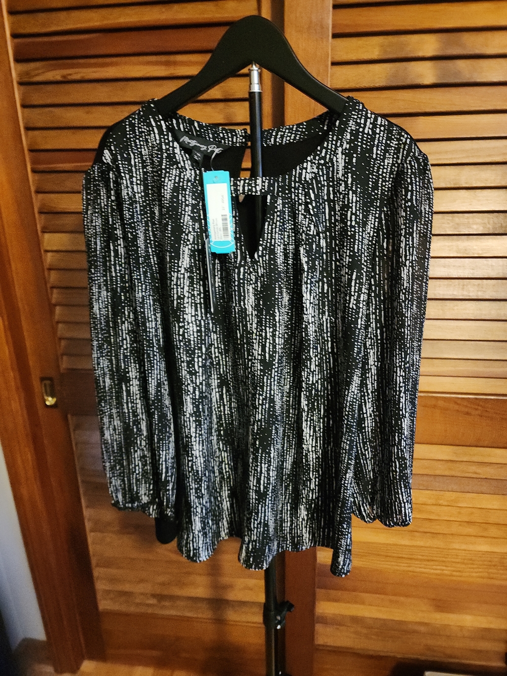 Montgomery Post Women’s Black White Keyhole Blouse XXL Stitch Fix NWT